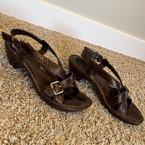 BORN hand crafted brown leather sandles - Picture 3 of 6